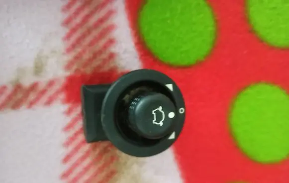 Ford Mondeo Mk III Wing mirror switch 93b617b676