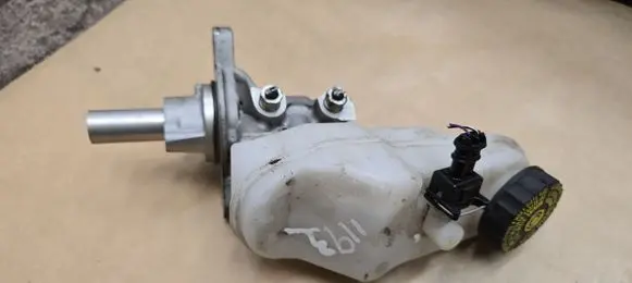 Peugeot 108 Master brake cylinder 0204782755