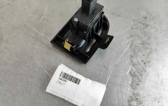 Maserati Quattroporte Electric window control switch 188259