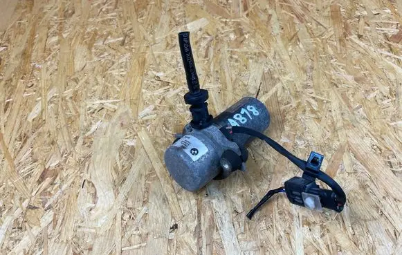 BMW 3 F30 F35 F31 Vacuum pump 6851289