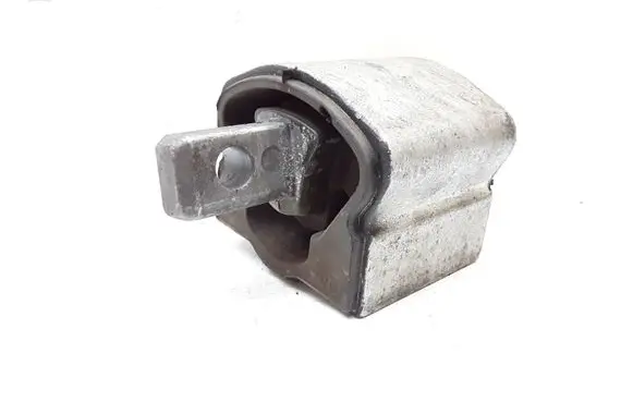 Mercedes-Benz E W211 Engine mount bracket A21224018