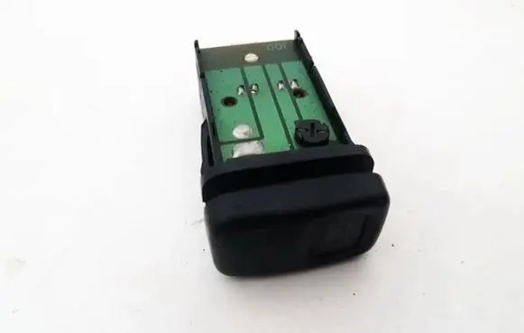 Mazda 626 Windscreen/window heater switch 3y17