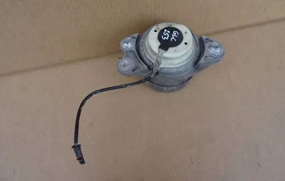Engine mount bracket
