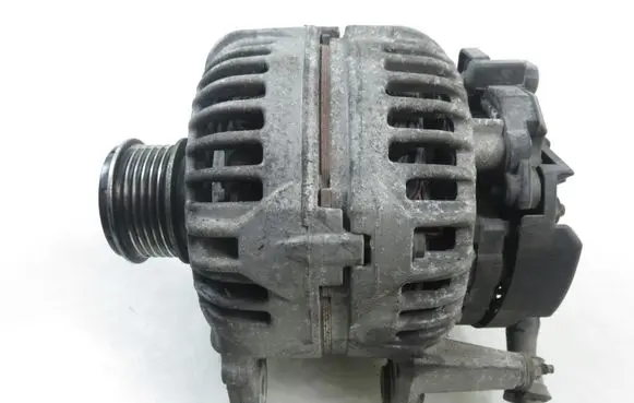 Volkswagen Polo IV 9N3 Generator/alternator 0124515022 045903023A