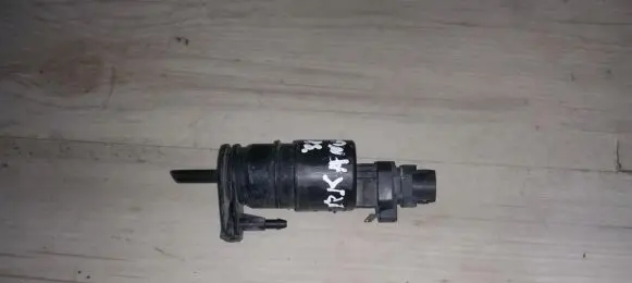 Renault Kangoo I Windscreen/windshield washer pump 7700802336