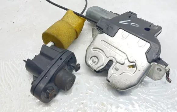 Mercedes-Benz S W221 Tailgate/trunk/boot lock/catch/latch 2217500085