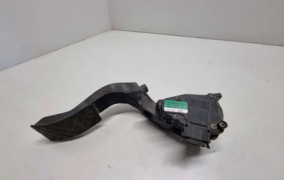 Volkswagen PASSAT B5 Accelerator throttle pedal 8D1721523E 6PV00837503