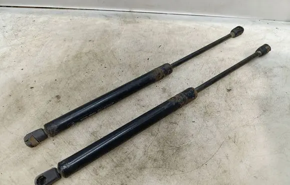 Hyundai Santa Fe Tailgate/trunk strut/damper 817702B001