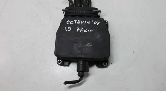 Skoda Octavia Mk3 (5E) Turbo solenoid valve 03G131051AE