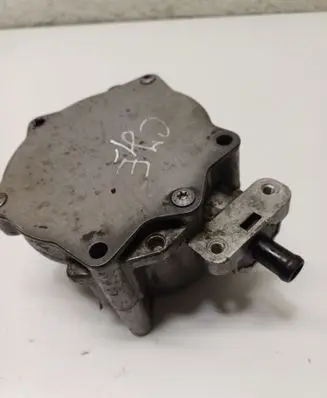 Skoda Octavia Mk3 (5E) Vacuum pump 06J145100