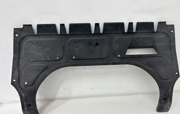 Skoda Fabia Mk2 (5J) Engine splash shield/under tray 6Q0825237R 2170M000
