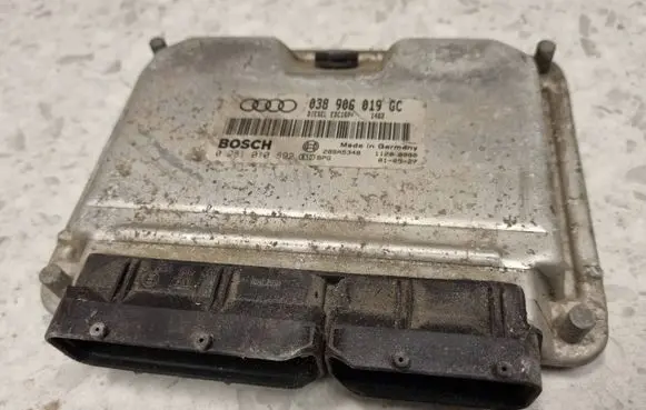 Volkswagen Golf IV Engine control unit/module 038906019GC 28SA5348 0281010892