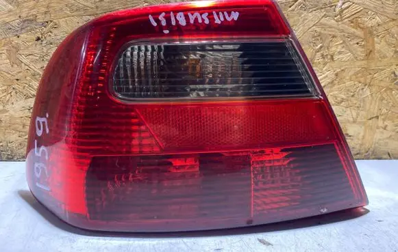 Mitsubishi Carisma Rear/tail lights