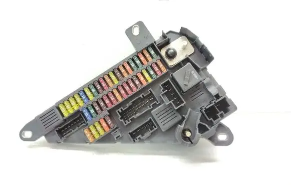 BMW 5 E60 E61 Fuse module 6906619