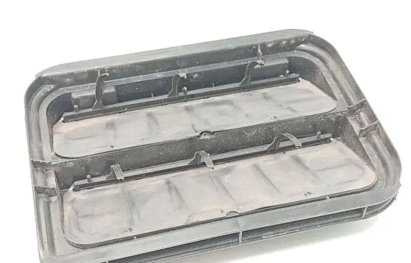 Renault Zoe Quarter panel pressure vent 7700838358