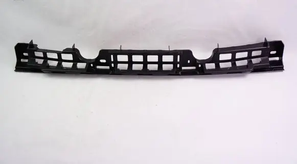 Rear bumper mounting bracket