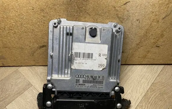 Audi A6 S6 C6 4F Engine control unit/module 03L906022SB 0281016147 03L906022FG