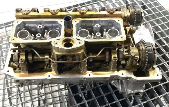 BMW 3 GT F34 Engine head 7647825