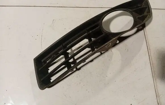 Volkswagen PASSAT B6 Front bumper lower grill 3C0853665A