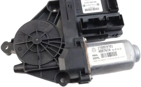Volkswagen Touran I Front door window regulator motor 1T0959701 1K0959793C