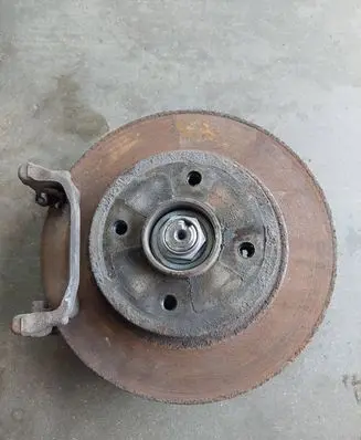 Rear wheel hub spindle/knuckle
