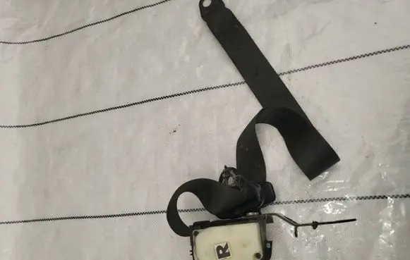Jeep Grand Cherokee (WJ) Front seatbelt E2742000