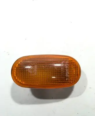 Mitsubishi L200 Front fender indicator light E4016534 P2133