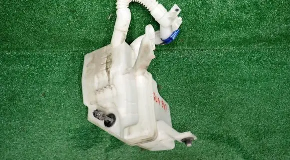 Mercedes-Benz GLA H247 Windshield washer fluid reservoir/tank 