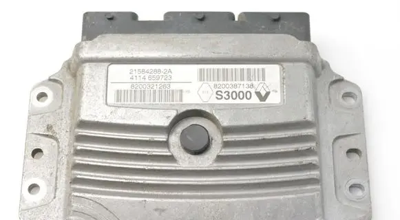 Renault Megane II Engine control unit/module 8200387138