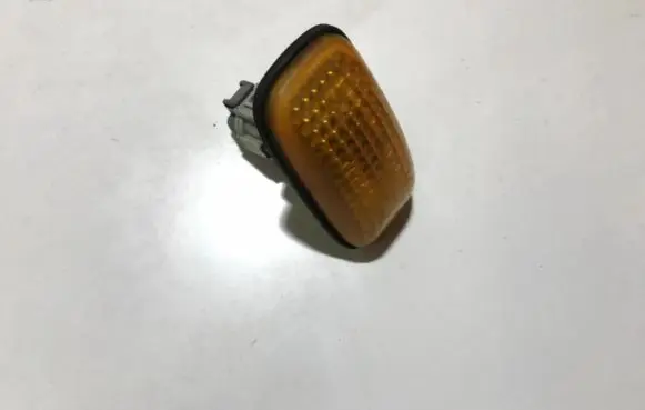 Nissan Almera Front fender indicator light