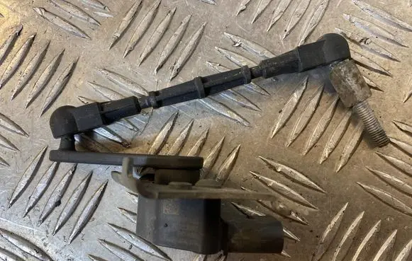 Audi A4 S4 B9 Rear air suspension level height sensor 4M0907503 30012017 H09304177
