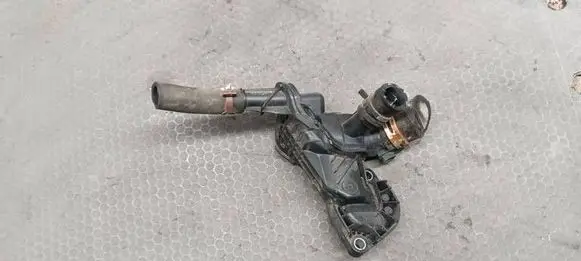 Dacia Sandero II Thermostat/thermostat housing 110616064R 110612563R