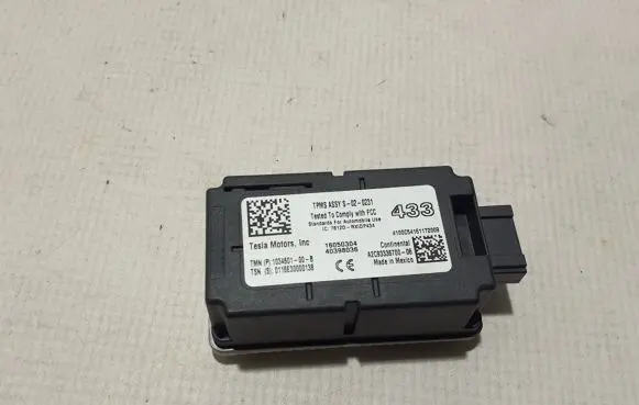 Tesla Model S Tire pressure control unit 1034601