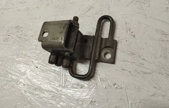 Volkswagen Caddy Front door upper hinge 1T0831412C