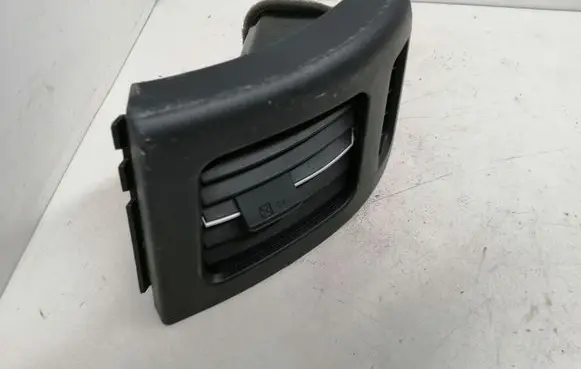 Toyota Prius (XW30) Dashboard side air vent grill/cover trim 5565047070 5566047040 5568647010