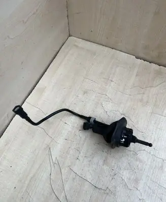 Ford C-MAX I Clutch master cylinder 3M517A543AG