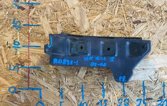 Seat Ibiza III (6L) Front bumper mounting bracket 6L0807184C R0892