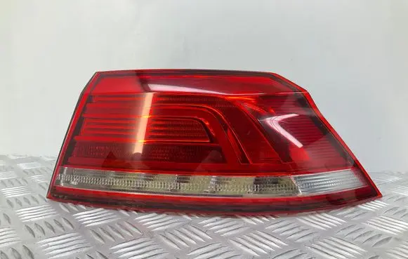 Volkswagen PASSAT B8 Rear/tail lights 3G5945312