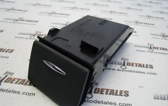 Mercedes-Benz E W211 Dashboard storage box/compartment A2116802052