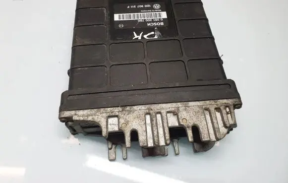 Volkswagen Golf III Engine control unit/module 1H0907311F 0261200760