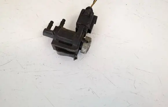 Audi A3 S3 8L Turbo solenoid valve 1j0906283c