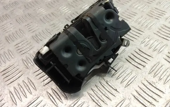 Ford Focus C-MAX Rear door lock 3M5A-R26413BP