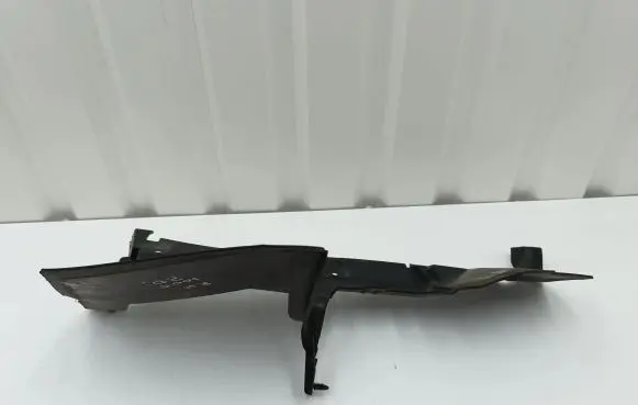 Chrysler 300C Radiator trim 57010366AA 66592