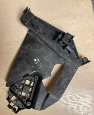 Rear door exterior handle/bracket