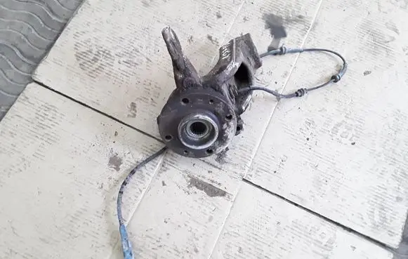 Citroen C3 Picasso Front wheel hub NOCODE