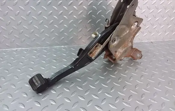 Handbrake/parking brake lever assembly