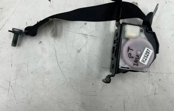 Opel Insignia A Rear seatbelt 13288436