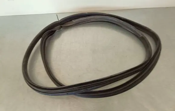 Volvo XC60 Front door rubber seal 