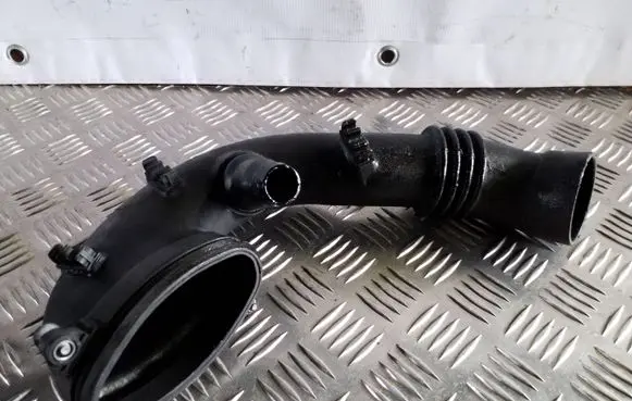 BMW X3 E83 Air intake duct part 7790552