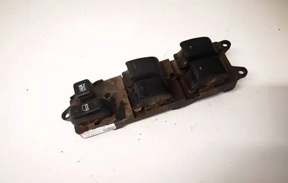 Toyota Corolla Verso AR10 Electric window control switch 848200F030